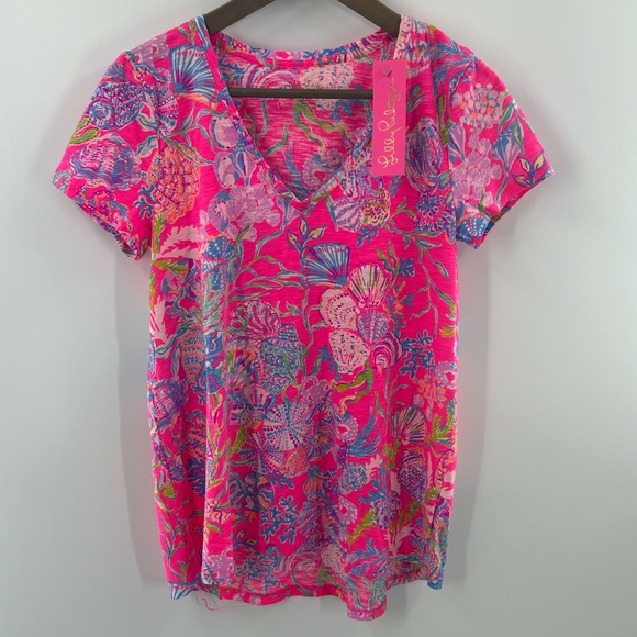 Lilly Pulitzer Tops - NWT Lilly Pulitzer Etta V-Neck Pink Isle Shell Me Something Goo T-Shirt Size S